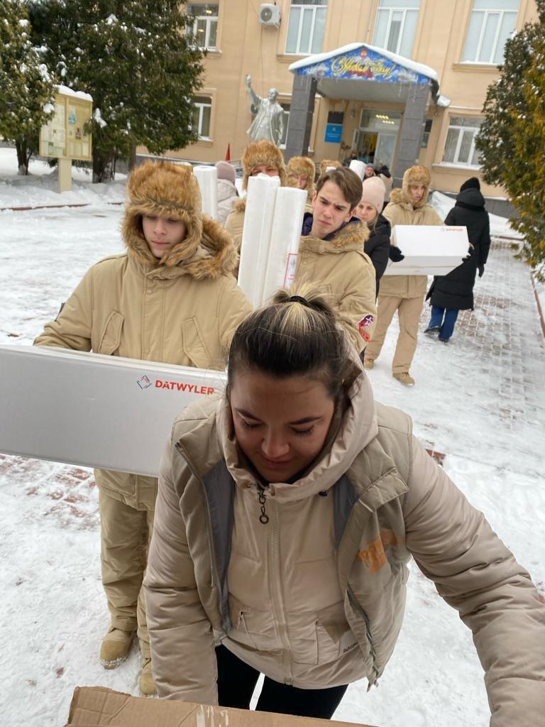 В детский сад № 6 Докучаевска отправили гуманитарный груз из Владимирской области.