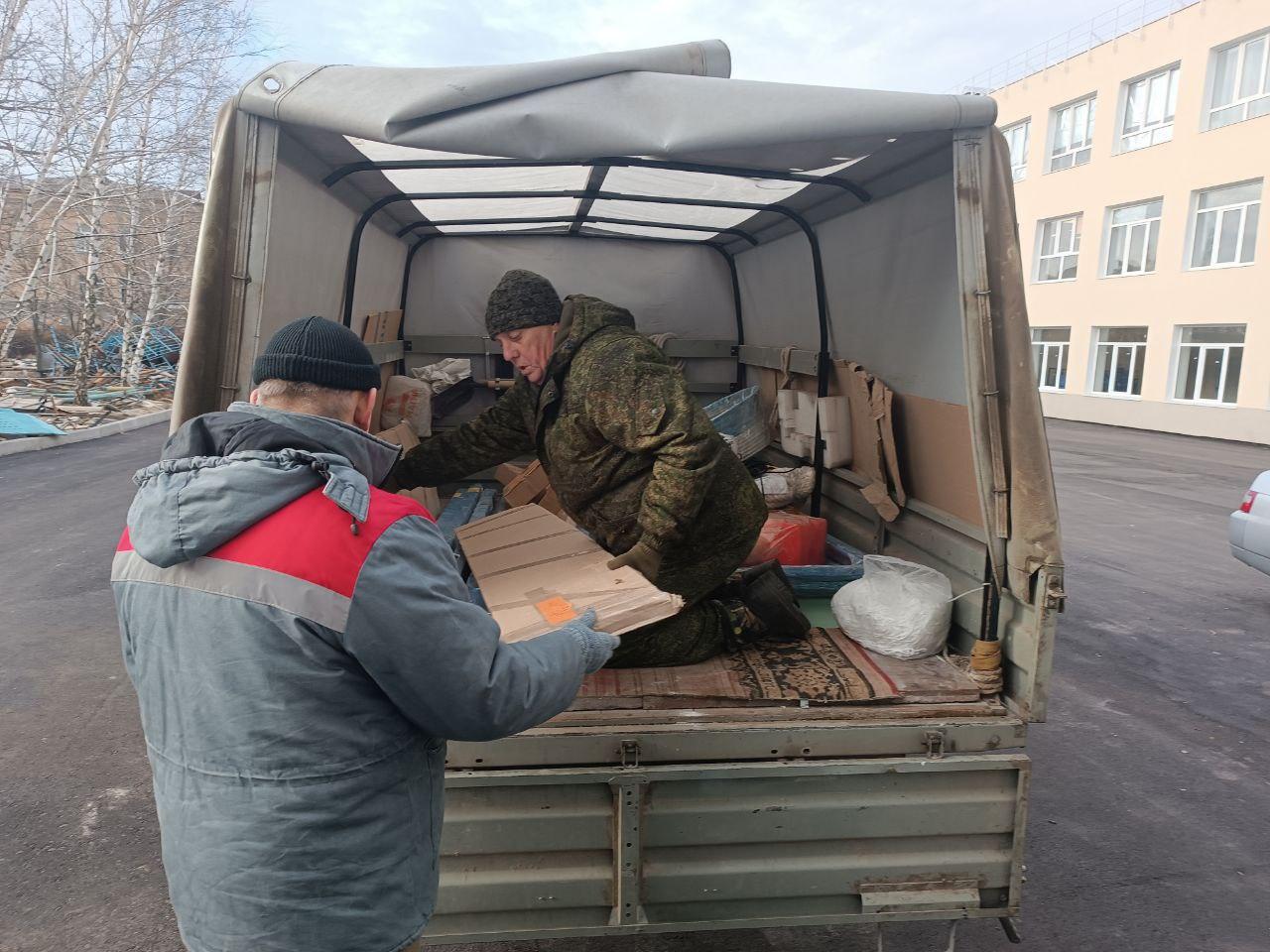 Владимирские водители помогли с доставкой школьного оборудования из Донецка в Докучаевск.