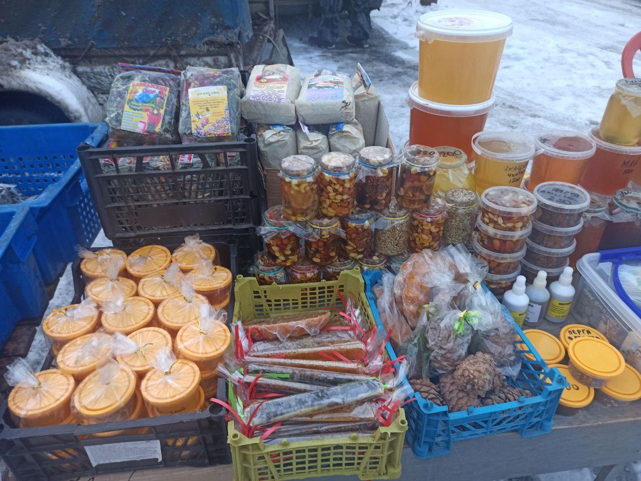 На центральной площади Докучаевска прошла ярмарка.