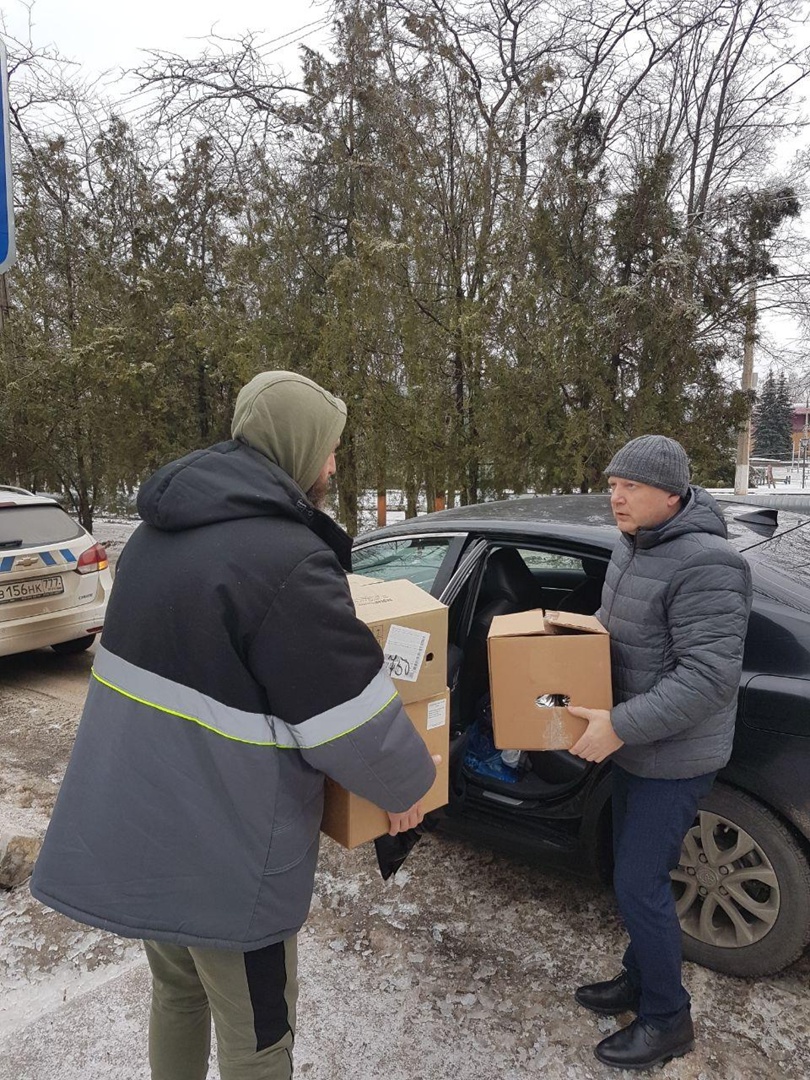 В детский садик №10 Докучаевска снова прибыли подарки из Юрьев-Польского района Владимирской области.