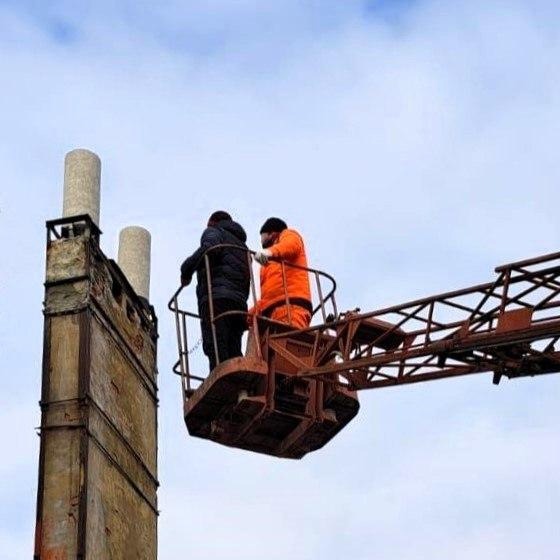 Владимирцы отремонтировали систему отопления дома в Докучаевске.