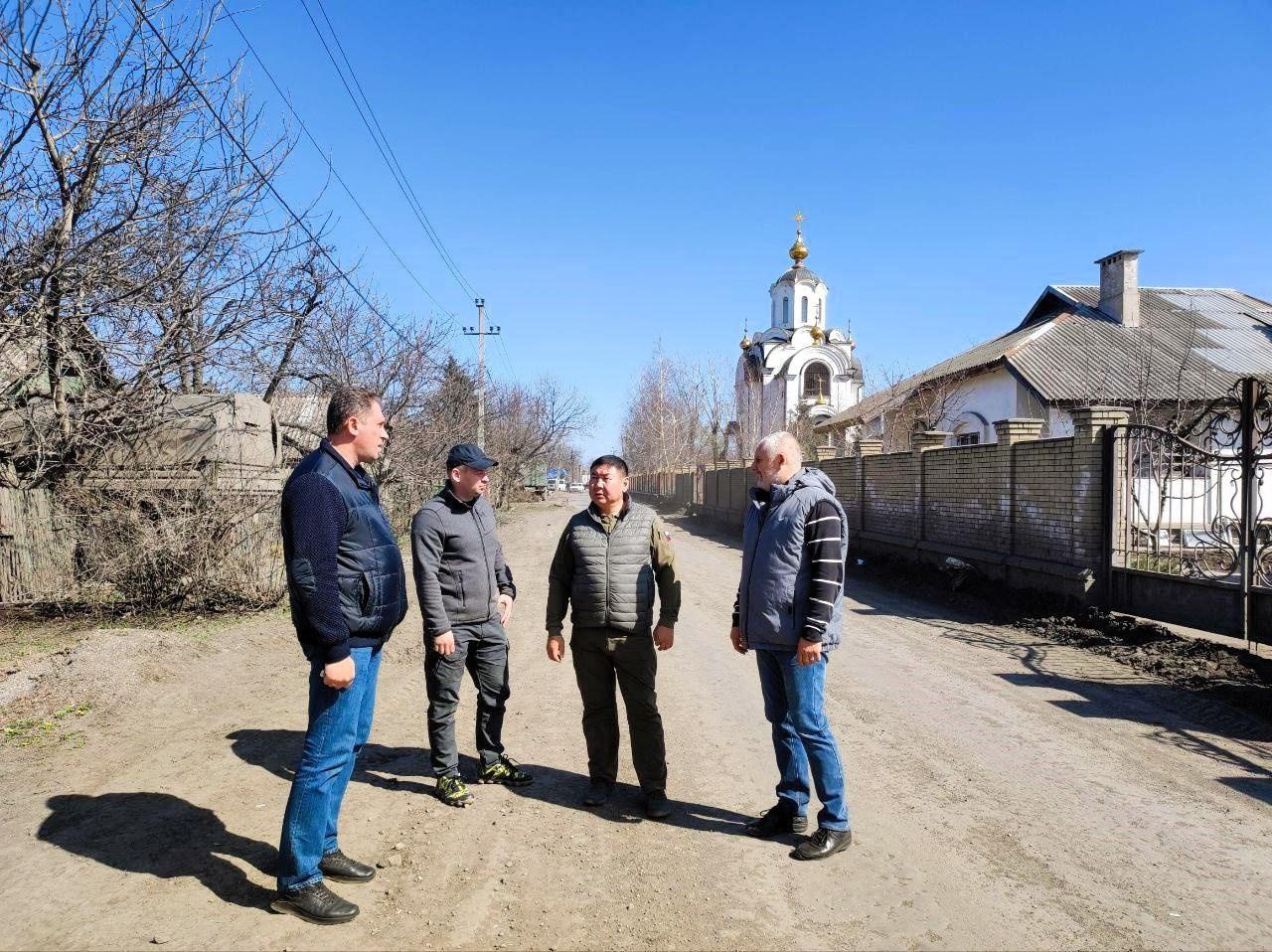 Якутия начала ремонт дороги в Еленовке.