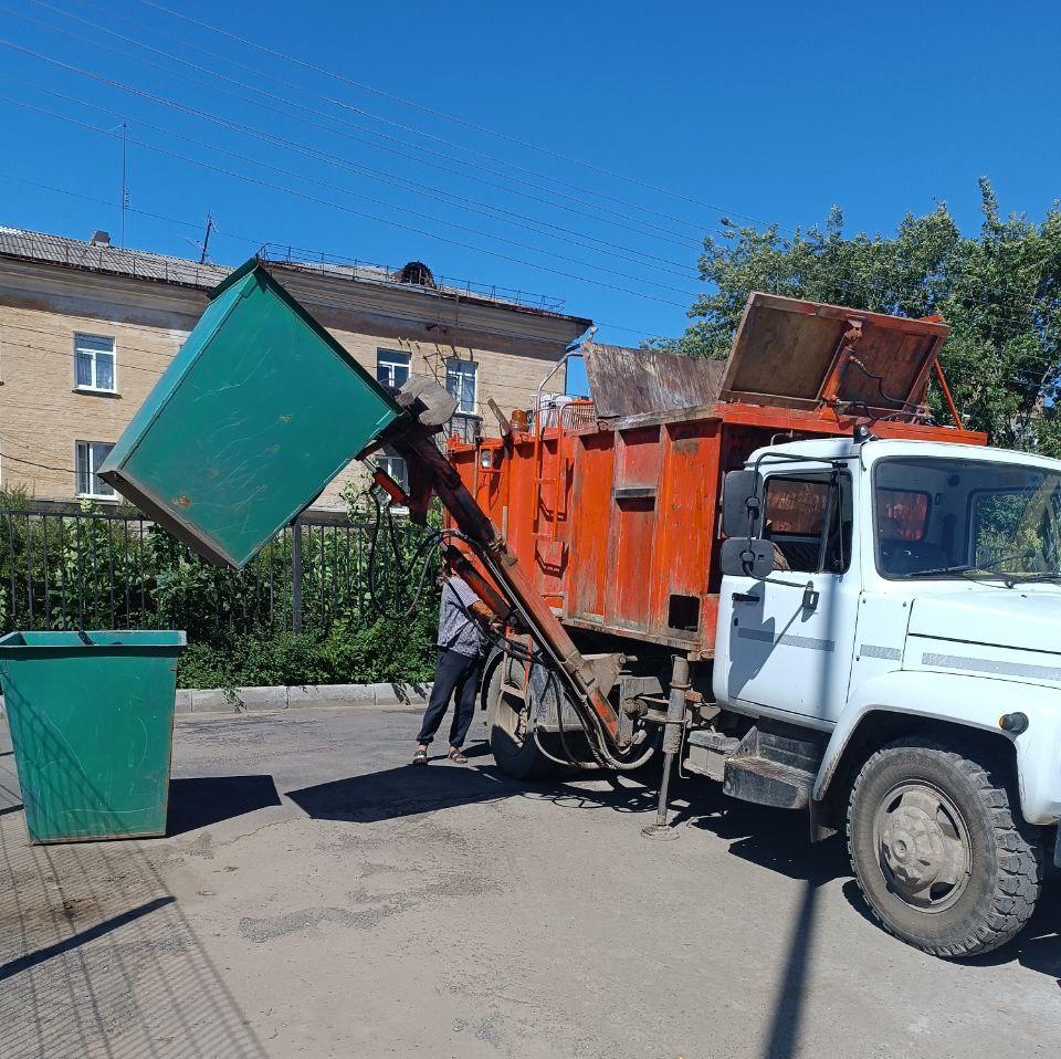 В Докучаевске на постоянной основе выполняется комплекс мер по благоустройству территории округа.