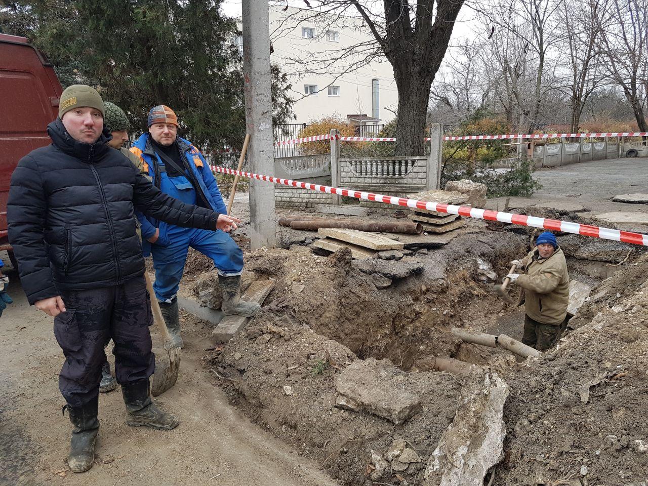 Владимирцы устраняют аварии на тепловых сетях Докучаевска.