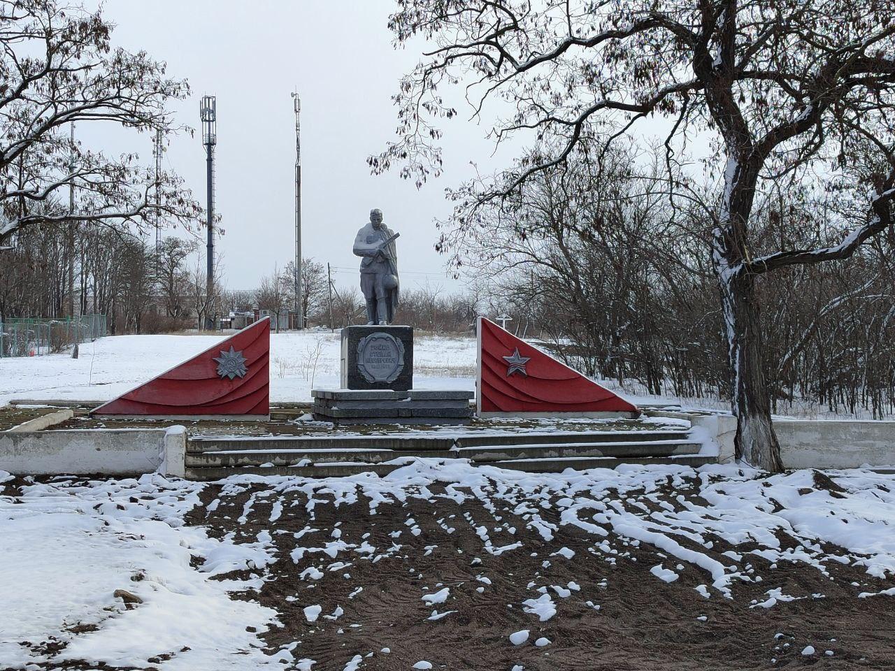 Якутия начнет восстановление памятников в Докучаевске.