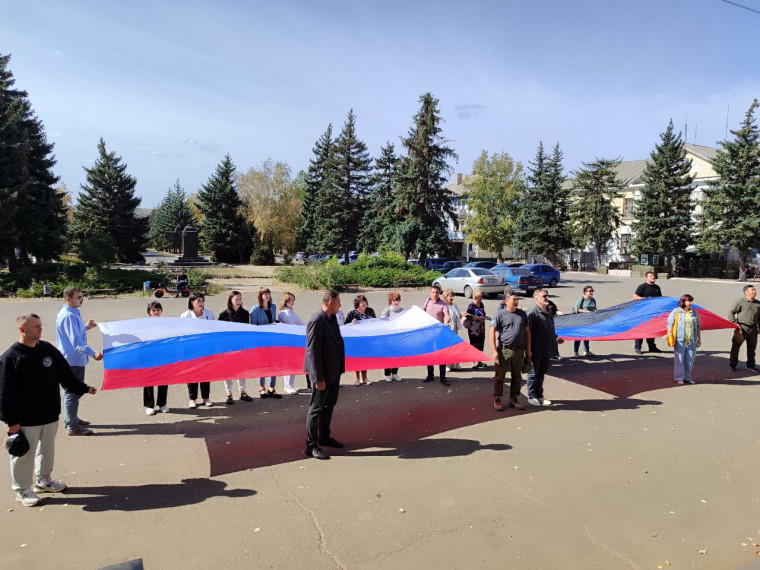 В Докучаевске прошла акция «Спасибо, что #МЫВМЕСТЕ» . В Докучаевске прошла акция «Спасибо, что #МЫВМЕСТЕ» .