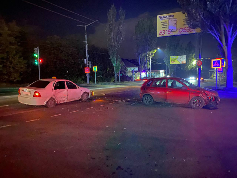 За сутки сотрудники полиции зафиксировали 9 ДТП с пострадавшими. За сутки сотрудники полиции зафиксировали 9 ДТП с пострадавшими.