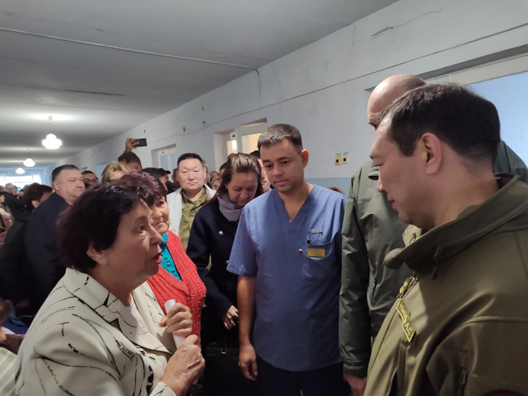 Якутские офтальмологи проведут 170 операций в Докучаевске. Якутские офтальмологи проведут 170 операций в Докучаевске.