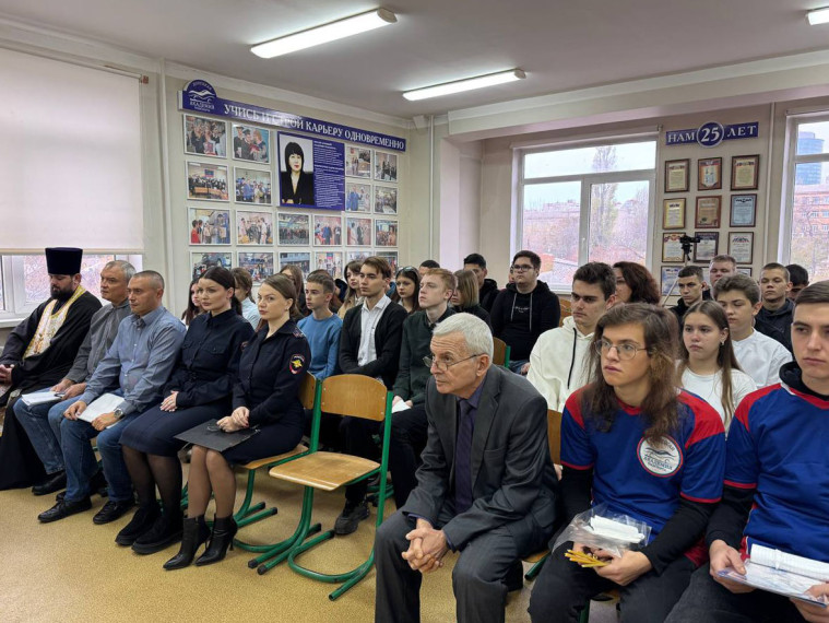 Полицейские приняли участие акции, посвящённой Всемирному дню памяти жертв ДТП. Полицейские приняли участие акции, посвящённой Всемирному дню памяти жертв ДТП.