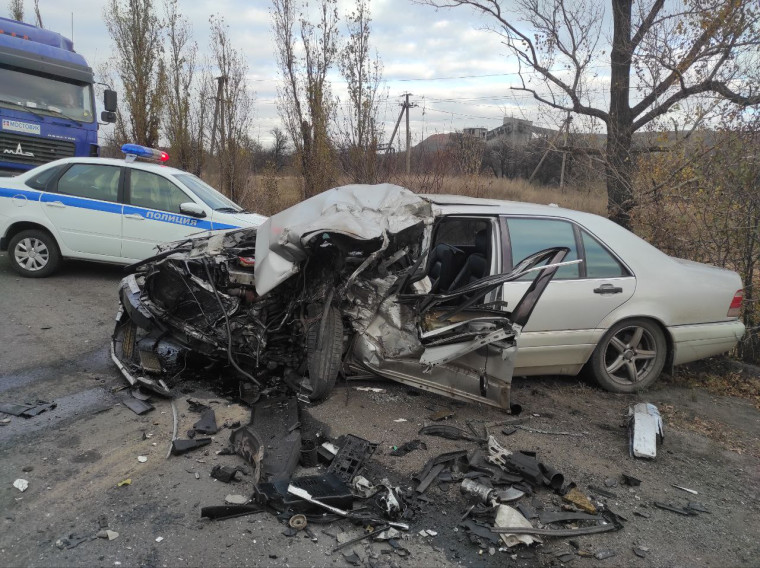 Выезд на полосу встречного движения стал причиной масштабного ДТП. Выезд на полосу встречного движения стал причиной масштабного ДТП.