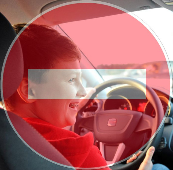 Сотрудники ГИБДД отстранили 17-летнего подростка от управления автомобилем. Сотрудники ГИБДД отстранили 17-летнего подростка от управления автомобилем.