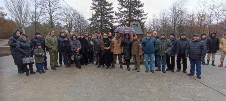 В Докучаевске представители Якутии почтили память участников боевых действий в Афганистане. В Докучаевске представители Якутии почтили память участников боевых действий в Афганистане.