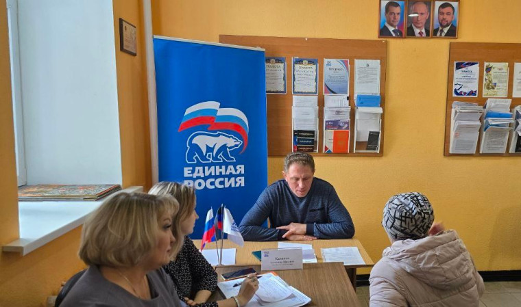 Глава городского округа Докучаевск ответил на вопросы жителей. Глава городского округа Докучаевск ответил на вопросы жителей.