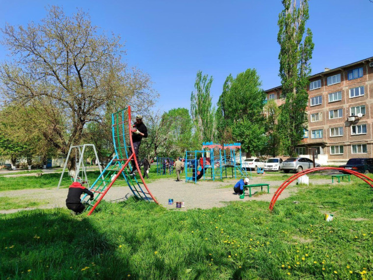 По поручению Главы Донецкой Народной Республики Дениса Пушилина городской округ Докучаевск продолжает принимать участие в акции по благоустройству и озеленению Республики «Зеленый Донбасс».. По поручению Главы Донецкой Народной Республики Дениса Пушилина городской округ Докучаевск продолжает принимать участие в акции по благоустройству и озеленению Республики «Зеленый Донбасс»..