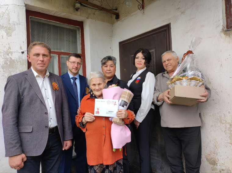 Глава городского округа Докучаевск Александр Качанов и представители шефа-региона Якутии посетили участника боевых действий Великой Отечественной войны и бывших узников концлагерей. Глава городского округа Докучаевск Александр Качанов и представители шефа-региона Якутии посетили участника боевых действий Великой Отечественной войны и бывших узников концлагерей.