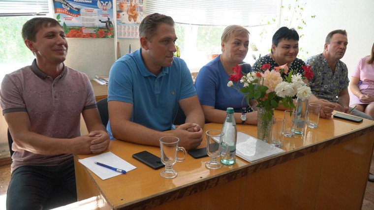 В Докучаевске прошла встреча кандидатов в депутаты с медицинскими работниками. В Докучаевске прошла встреча кандидатов в депутаты с медицинскими работниками.