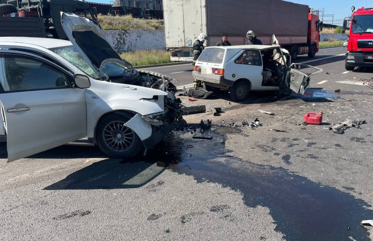 За выходные дни с 12 по 13 августа 2023 года на автодорогах Республики сотрудники ГИБДД выявили 252 нарушения ПДД. За выходные дни с 12 по 13 августа 2023 года на автодорогах Республики сотрудники ГИБДД выявили 252 нарушения ПДД.