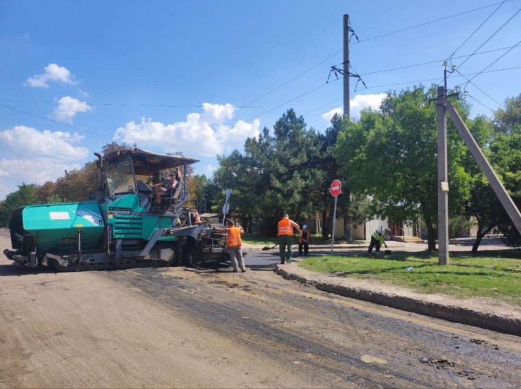 Владимирская область помогает Докучаевску отремонтировать дороги. Владимирская область помогает Докучаевску отремонтировать дороги.