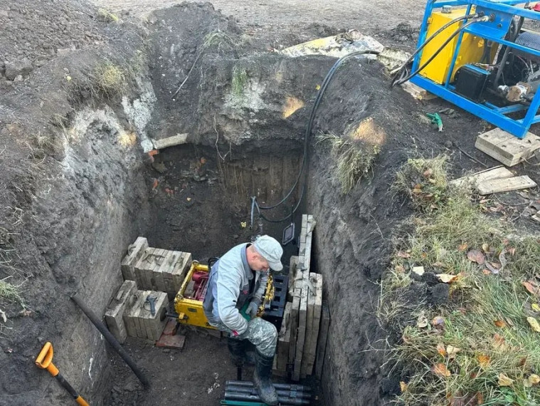 Владимирцы продолжают реконструкцию сетей водоснабжения в Докучаевске. Владимирцы продолжают реконструкцию сетей водоснабжения в Докучаевске.