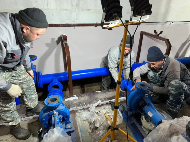 Реконструкция водопровода в Докучаевске идет по графику. Реконструкция водопровода в Докучаевске идет по графику.