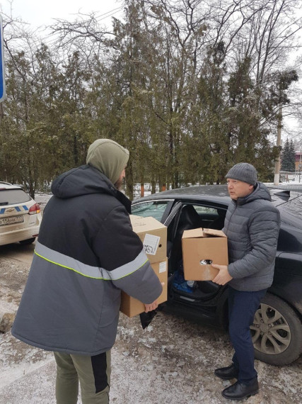В детский садик №10 Докучаевска снова прибыли подарки из Юрьев-Польского района Владимирской области. В детский садик №10 Докучаевска снова прибыли подарки из Юрьев-Польского района Владимирской области.