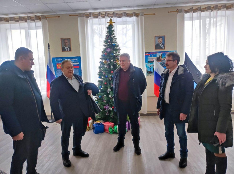 Владимирская область поставит в школу № 4 Докучаевска оборудование для актового зала. Владимирская область поставит в школу № 4 Докучаевска оборудование для актового зала.