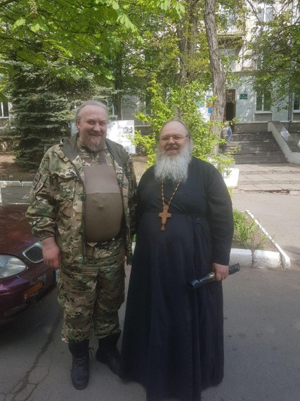 Священнослужитель из Владимирской области встретился с коллегой из Докучаевска. Священнослужитель из Владимирской области встретился с коллегой из Докучаевска.