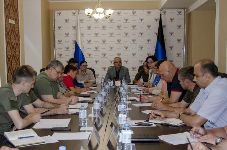 Депутаты Народного Совета обсудили взаимодействие с фондом «Защитники Отечества». Депутаты Народного Совета обсудили взаимодействие с фондом «Защитники Отечества».